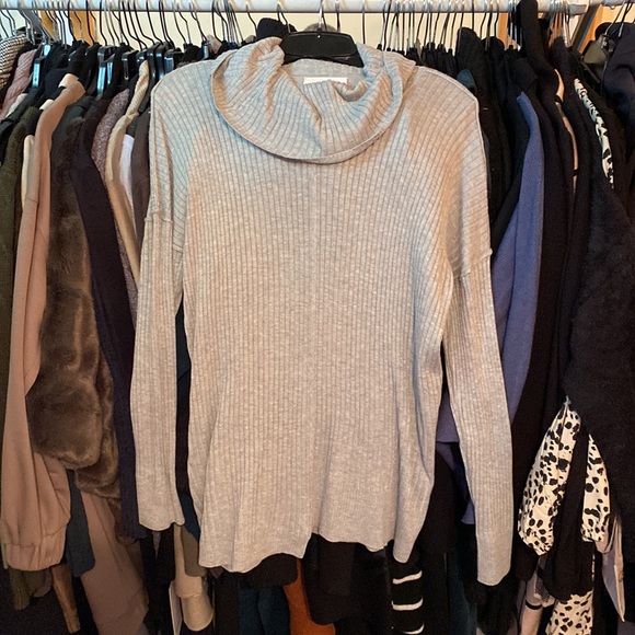 Lightweight cowl neck sweater - Picture 2 of 2